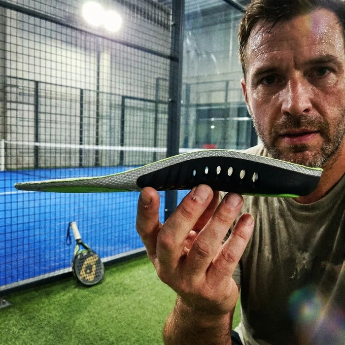 Padel player with SOLVIX insole