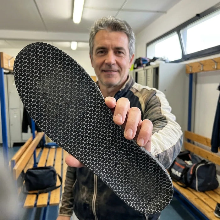Padel player with SOLVIX insole